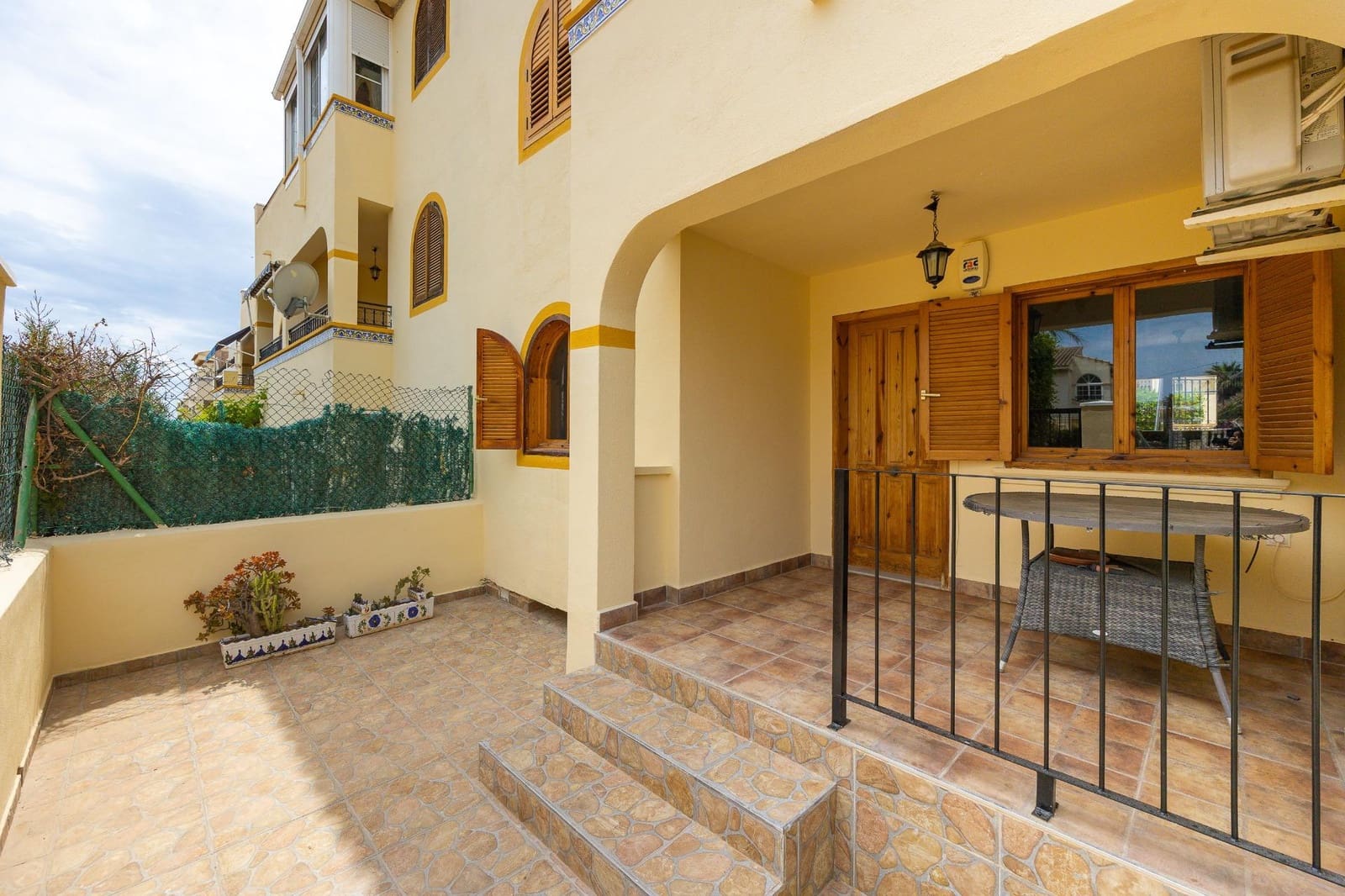 2 soverom Bungalow til salgs i Torrevieja med svømmebasseng - € 180 000 (Ref: 9007816)