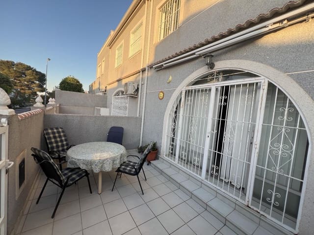 3 makuuhuone Omakotitalo myytävänä paikassa El Chaparral, Torrevieja - 154 000 € (Ref: 9007825)