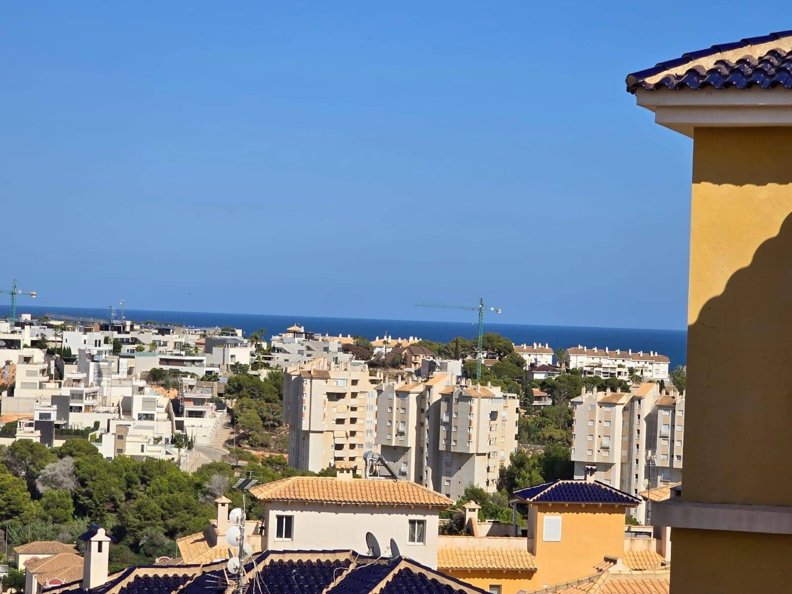 3 makuuhuone Kattohuoneisto myytävänä paikassa Orihuela Costa mukana uima-altaan - 235 000 € (Ref: 9008544)