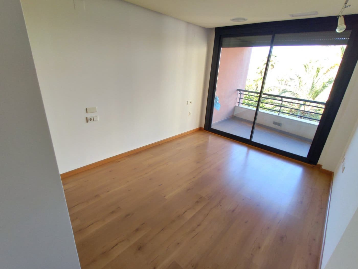 Apartamento de 3 habitaciones en Torrevieja en venta con garaje - 438.900 € (Ref: 9020966)