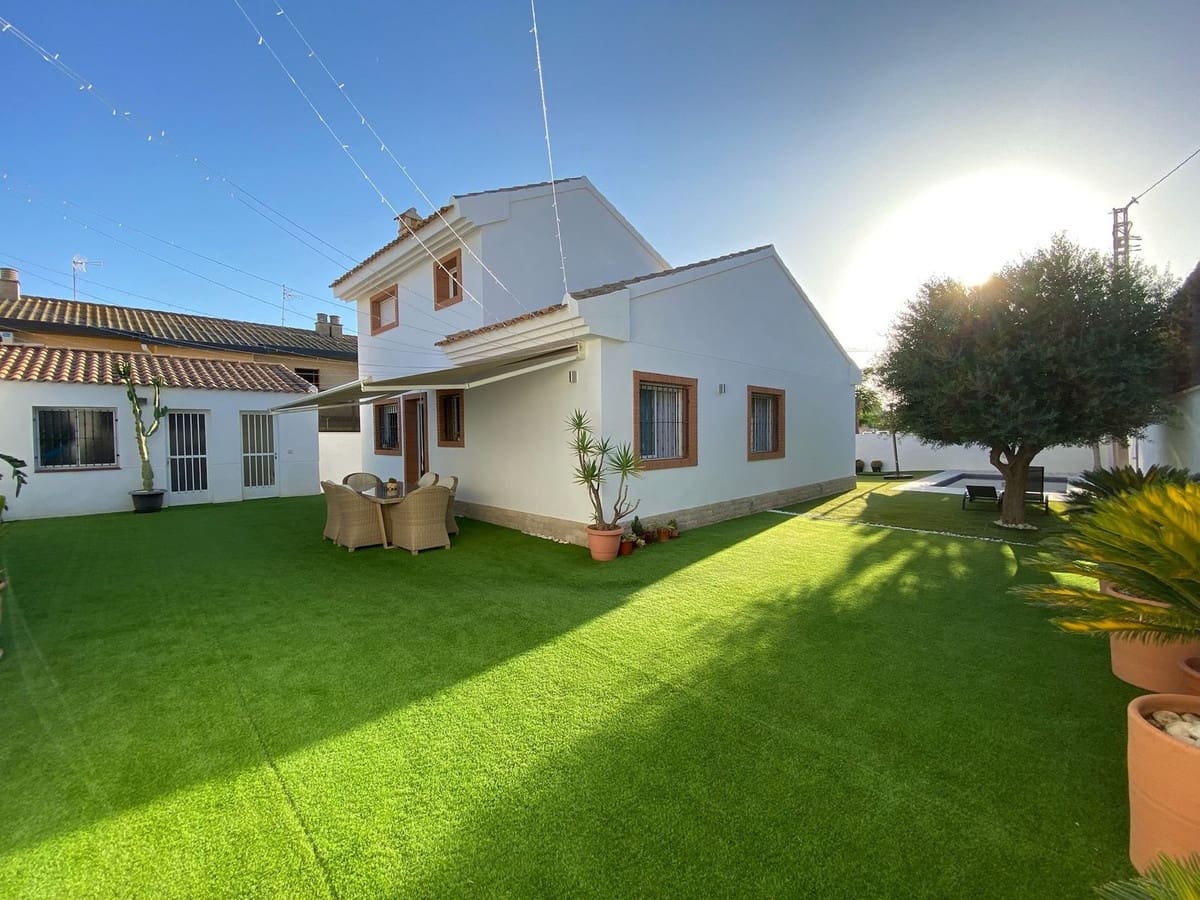 5 quarto Moradia para venda em Torre de la Horadada com piscina garagem - 720 000 € (Ref: 9020972)