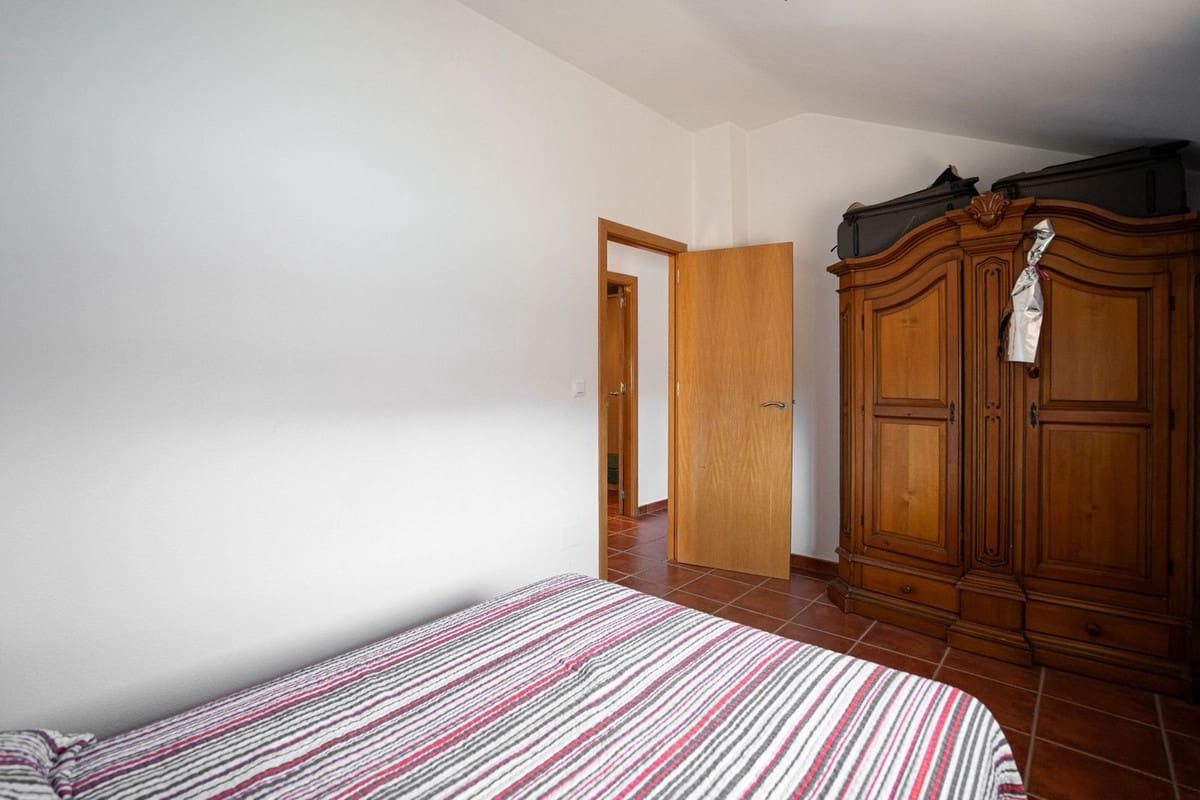 5 bedroom Villa for sale in Torre de la Horadada with pool garage - € 720,000 (Ref: 9020972)