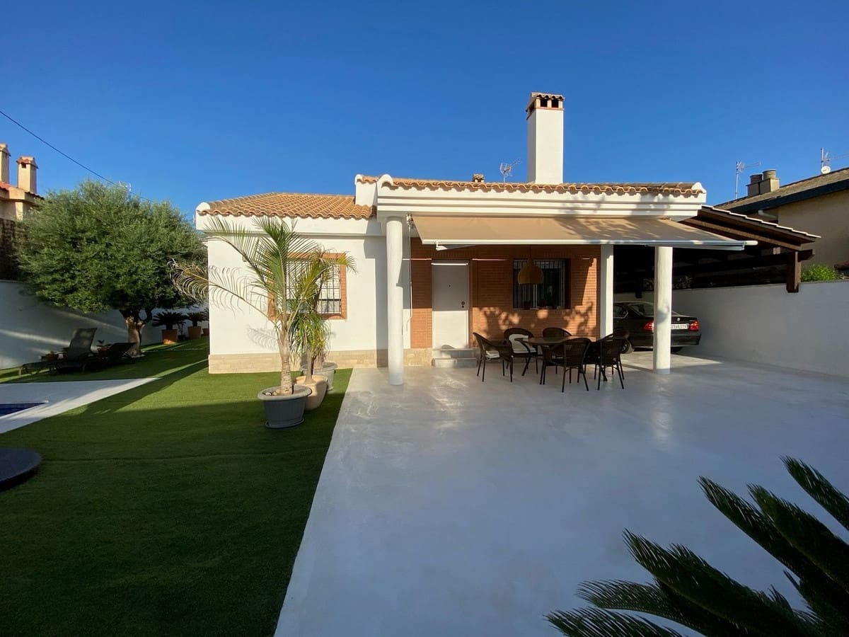 5 bedroom Villa for sale in Torre de la Horadada with pool garage - € 720,000 (Ref: 9020972)