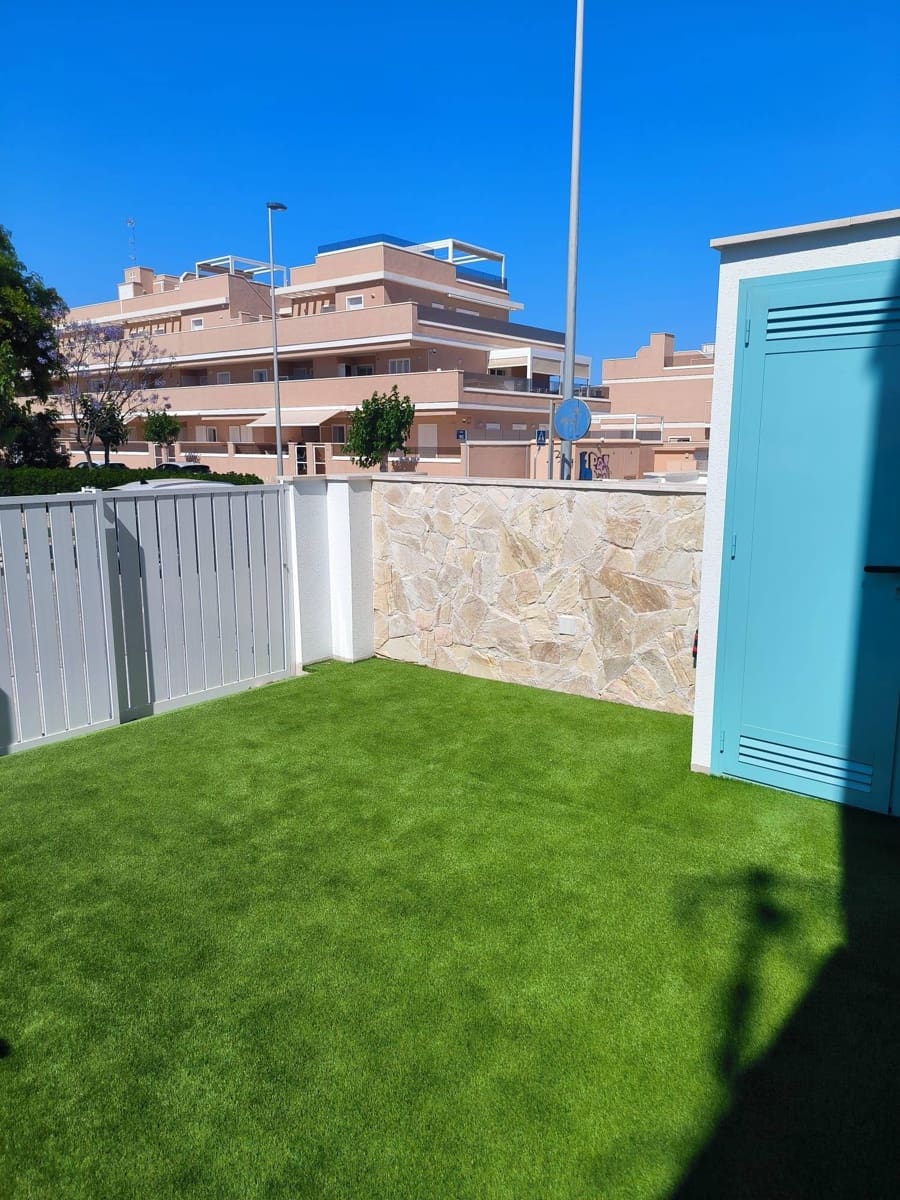 3 Zimmer Bungalow zu verkaufen in Pilar de la Horadada mit Pool - 390.000 € (Ref: 9023256)