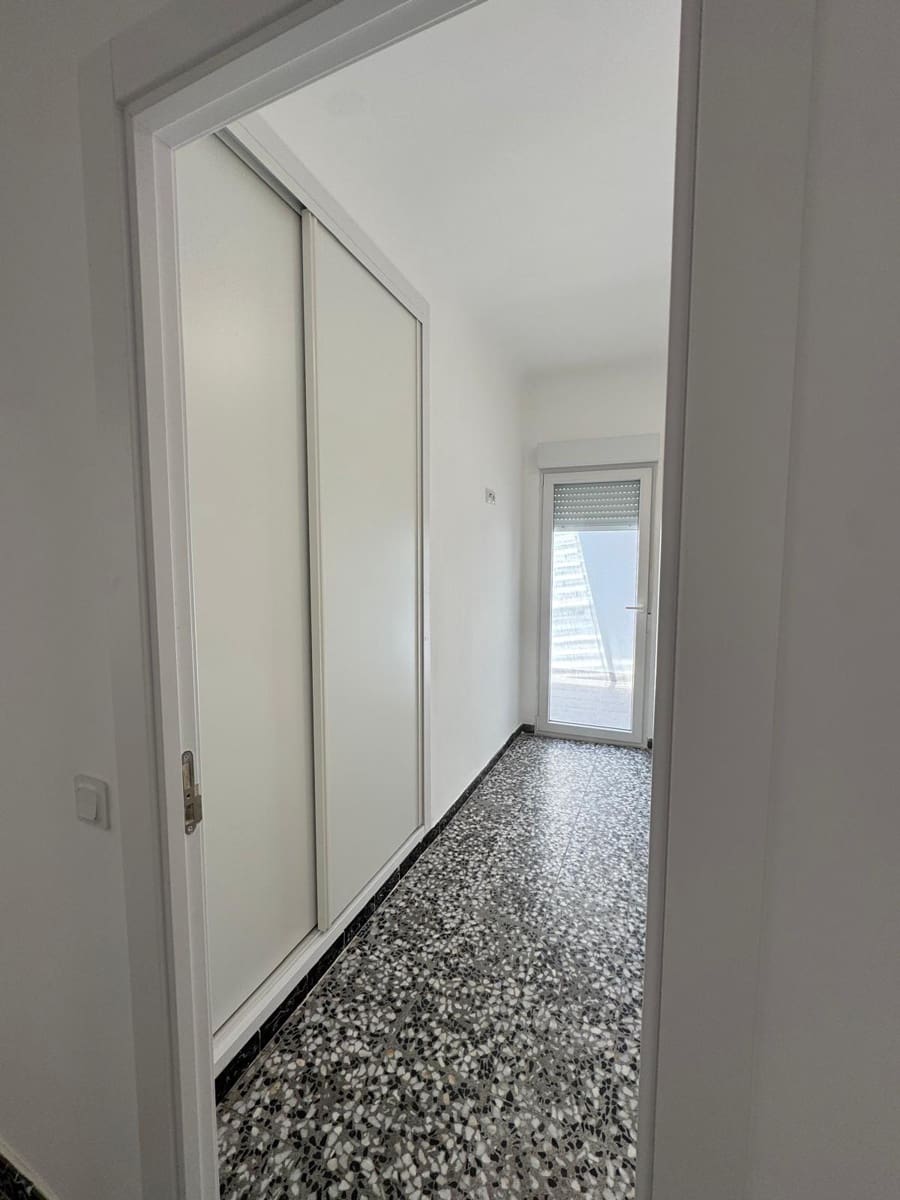 5 bedroom Townhouse for sale in Torrevieja - € 180,000 (Ref: 9023257)