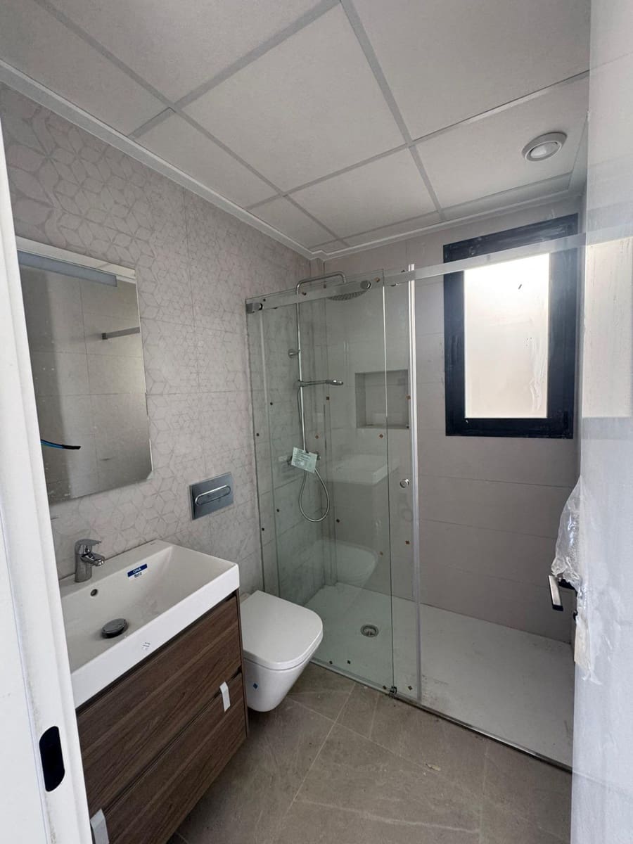 4 quarto Moradia para venda em Guardamar del Segura com piscina - 507 000 € (Ref: 9023259)