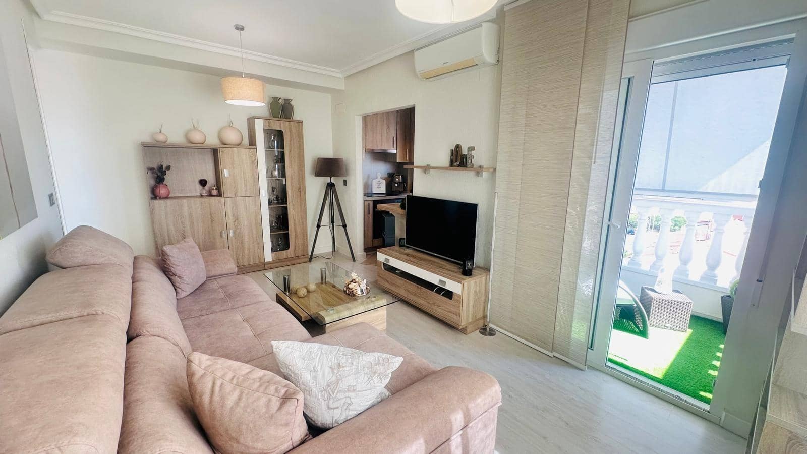 2 makuuhuone Huoneisto myytävänä paikassa Torrevieja mukana uima-altaan 
autotalli - 178 900 € (Ref: 9028470)