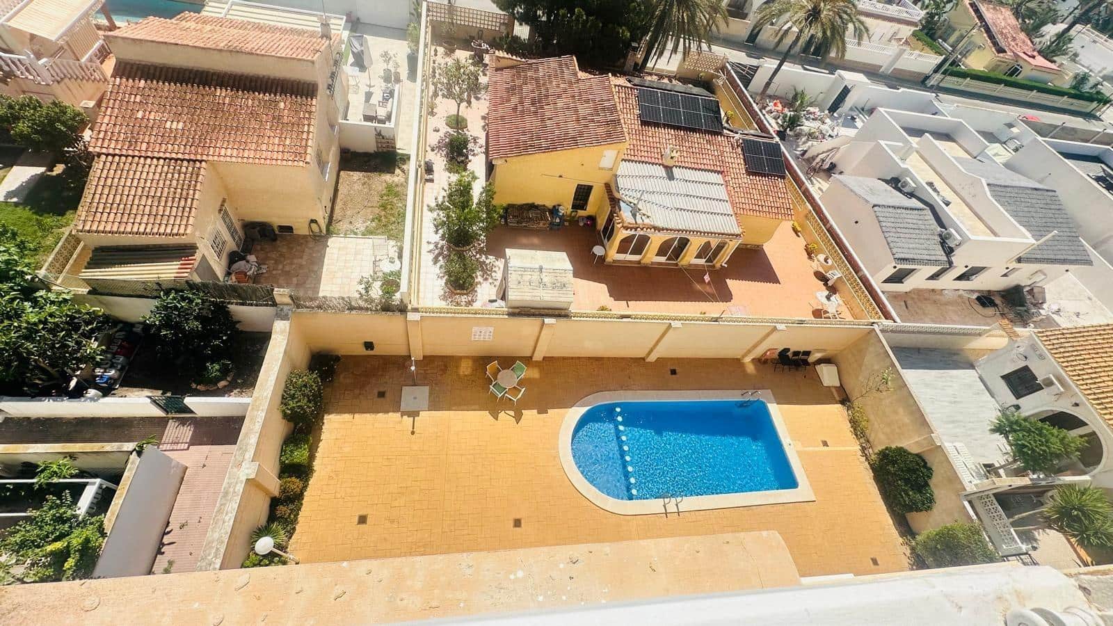 2 makuuhuone Huoneisto myytävänä paikassa Torrevieja mukana uima-altaan 
autotalli - 178 900 € (Ref: 9028470)