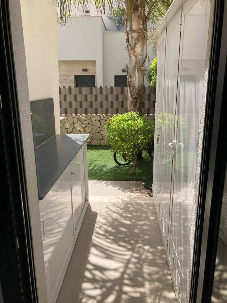 3 soveværelse Semi-Rækkehus til salg i Pilar de la Horadada med swimmingpool garage - € 459.000 (Ref: 9031563)