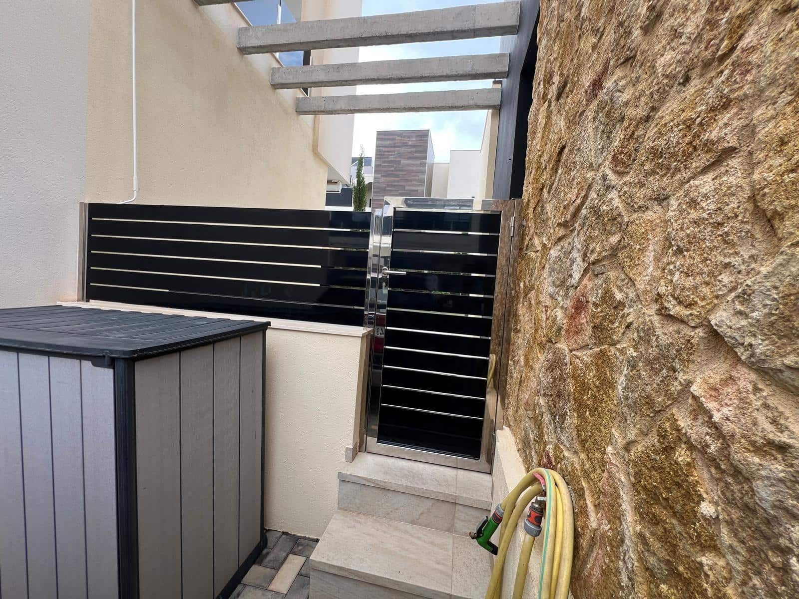 3 makuuhuone Huvila myytävänä paikassa Orihuela Costa mukana uima-altaan - 499 000 € (Ref: 9031568)