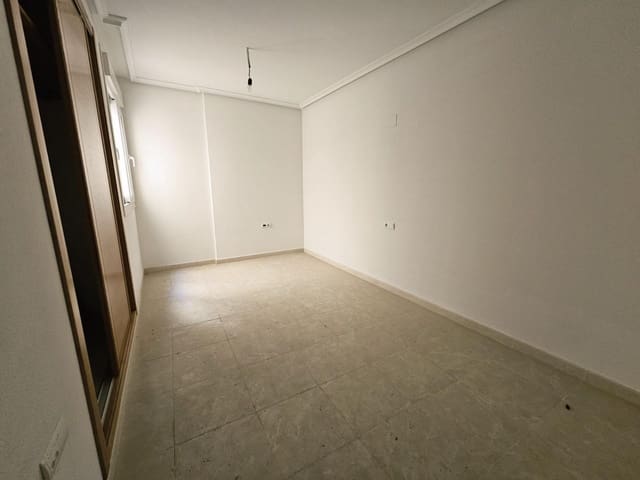3 Zimmer Apartment zu verkaufen in Centro - Muelle Pesquero, Torrevieja - 239.900 € (Ref: 9031573)