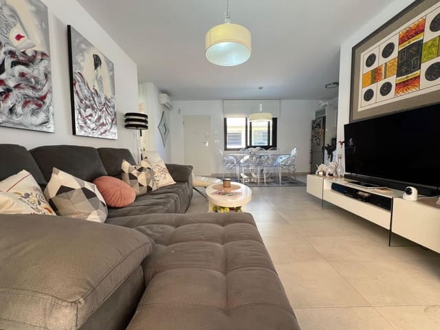 Bungalow de 2 habitaciones en Pueblo Latino, Pilar de la Horadada en venta con piscina - 299.800 € (Ref: 9038238)