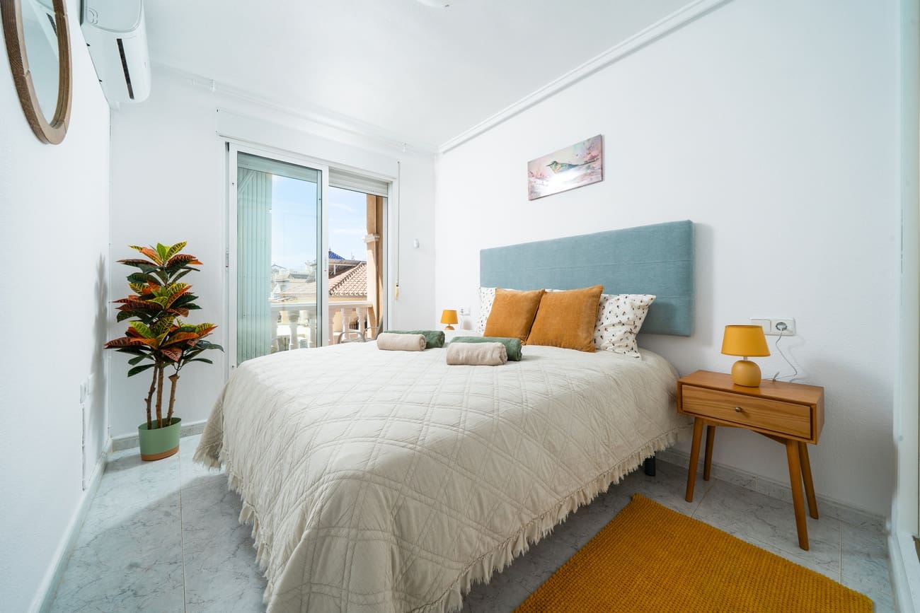 4 soverom Hus til salgs i Orihuela Costa med svømmebasseng garasje - € 220 000 (Ref: 9042225)