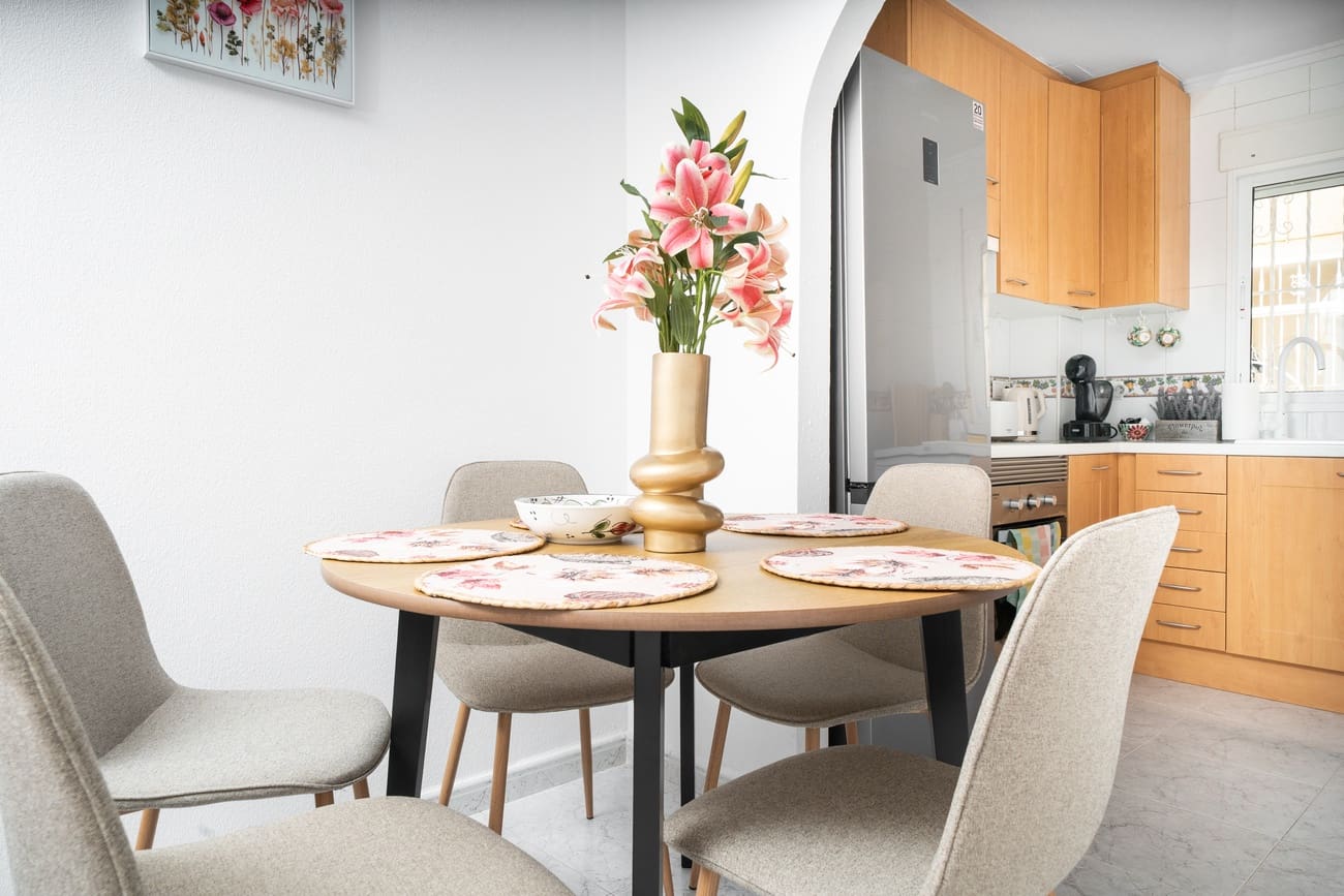 4 soverom Hus til salgs i Orihuela Costa med svømmebasseng garasje - € 220 000 (Ref: 9042225)