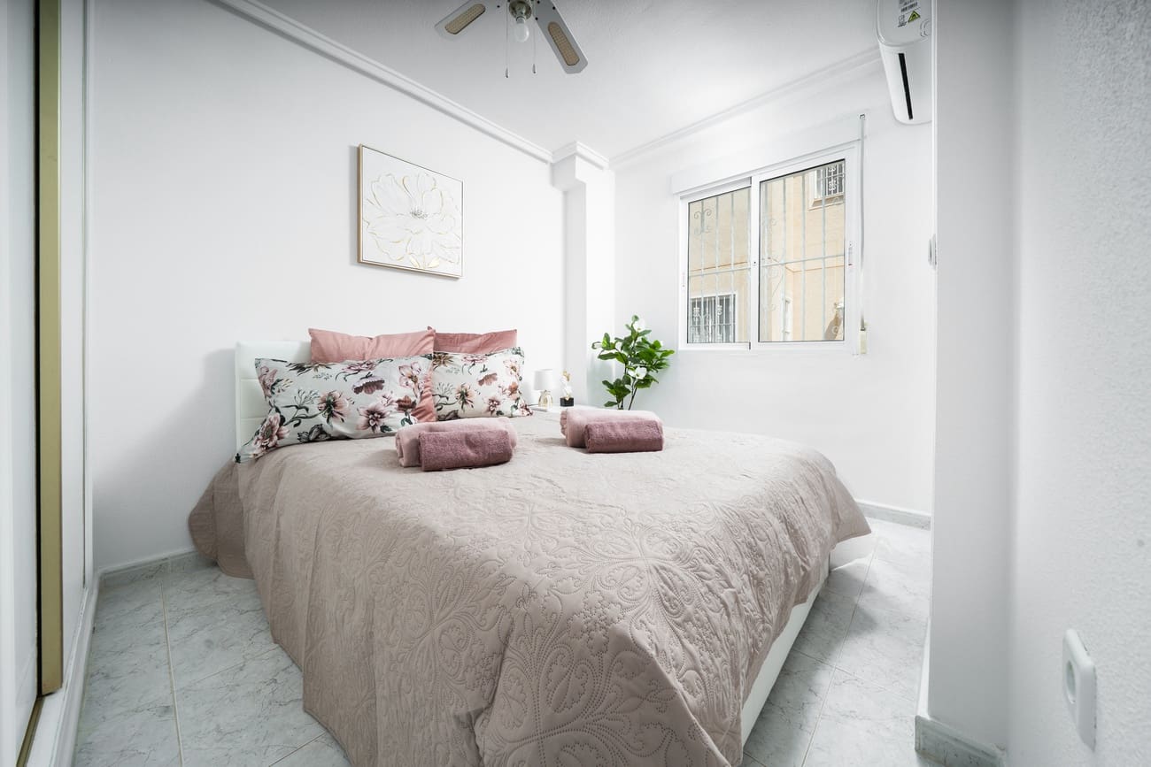 4 soverom Hus til salgs i Orihuela Costa med svømmebasseng garasje - € 220 000 (Ref: 9042225)