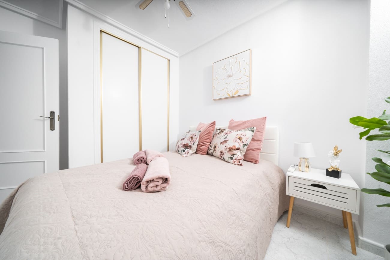 4 soverom Hus til salgs i Orihuela Costa med svømmebasseng garasje - € 220 000 (Ref: 9042225)