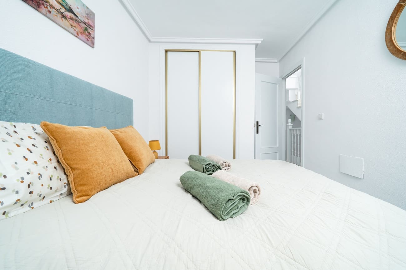 4 soverom Hus til salgs i Orihuela Costa med svømmebasseng garasje - € 220 000 (Ref: 9042225)