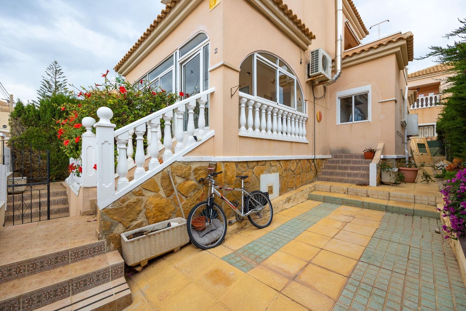 3 quarto Moradia para venda em Orihuela Costa com piscina - 199 999 € (Ref: 9042227)