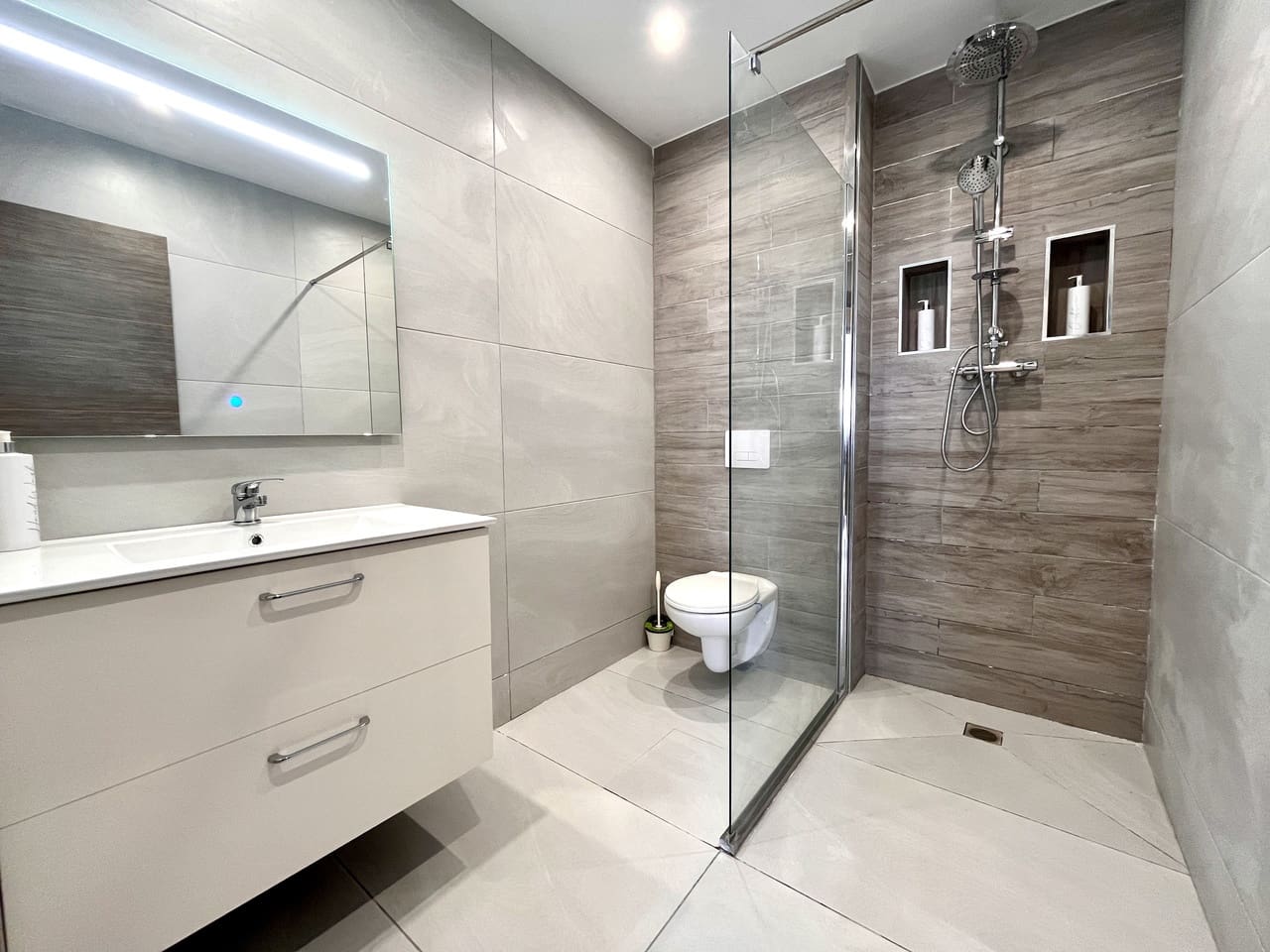 5 quarto Moradia para venda em San Miguel de Salinas com garagem - 599 999 € (Ref: 9042230)