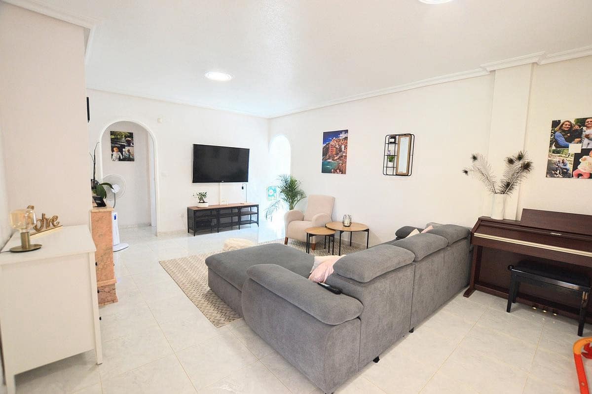 Chalet de 3 habitaciones en Los Altos en venta con piscina - 350.000 € (Ref: 9048785)