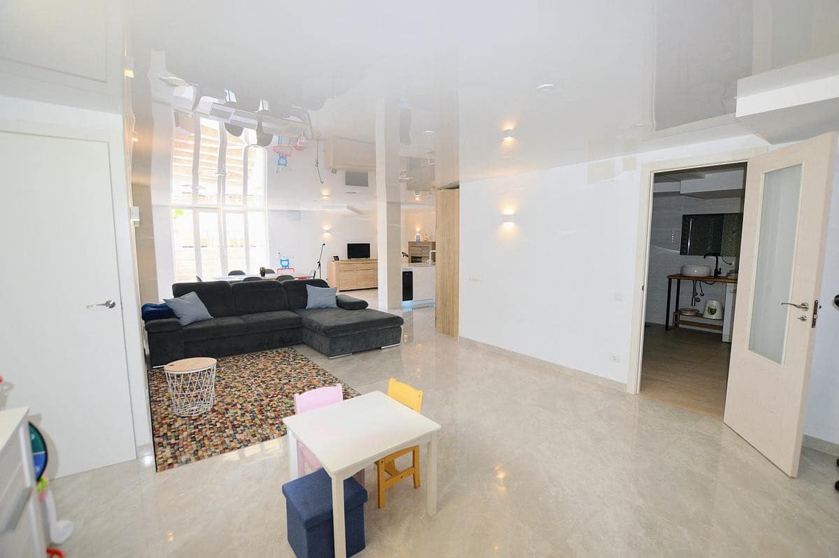 Chalet de 3 habitaciones en Los Altos en venta con piscina - 350.000 € (Ref: 9048785)