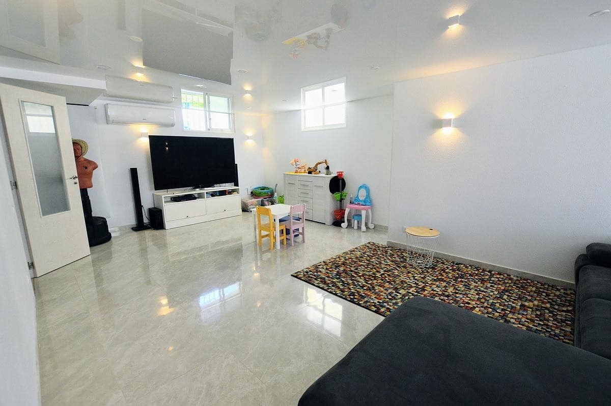 Chalet de 3 habitaciones en Los Altos en venta con piscina - 350.000 € (Ref: 9048785)