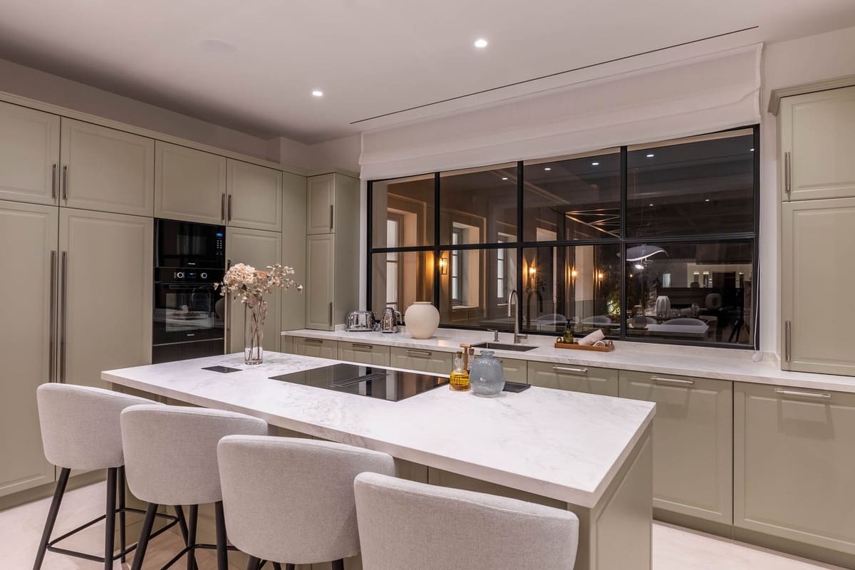 4 makuuhuone Huvila myytävänä paikassa Nueva Andalucia - 4 595 000 € (Ref: 9057571)