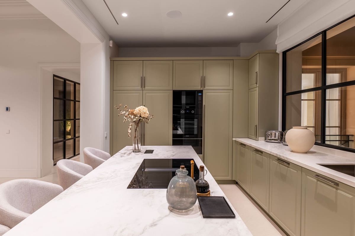 4 makuuhuone Huvila myytävänä paikassa Nueva Andalucia - 4 595 000 € (Ref: 9057571)