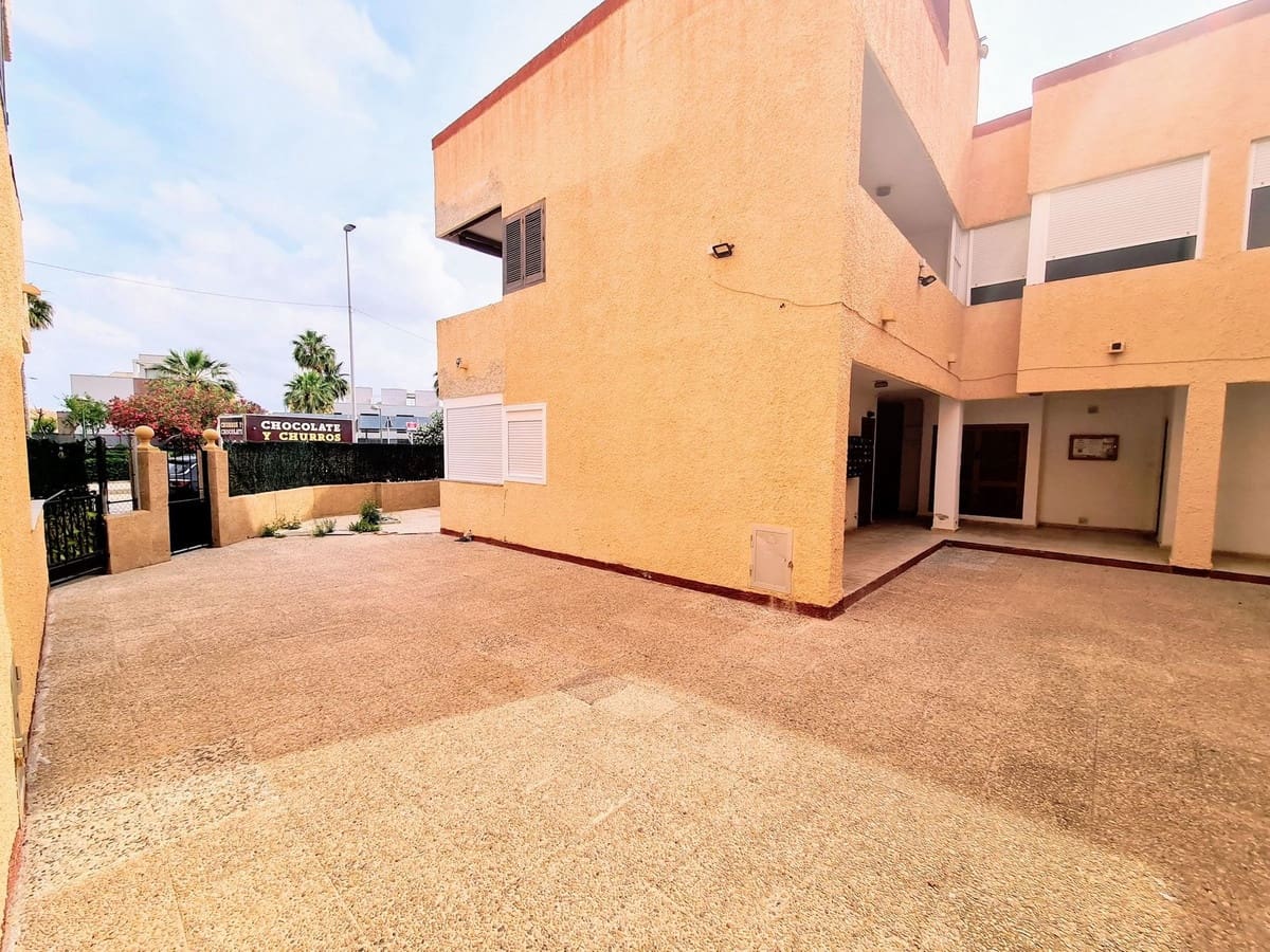 2 bedroom Apartment for sale in Pilar de la Horadada - € 106,000 (Ref: 9059351)