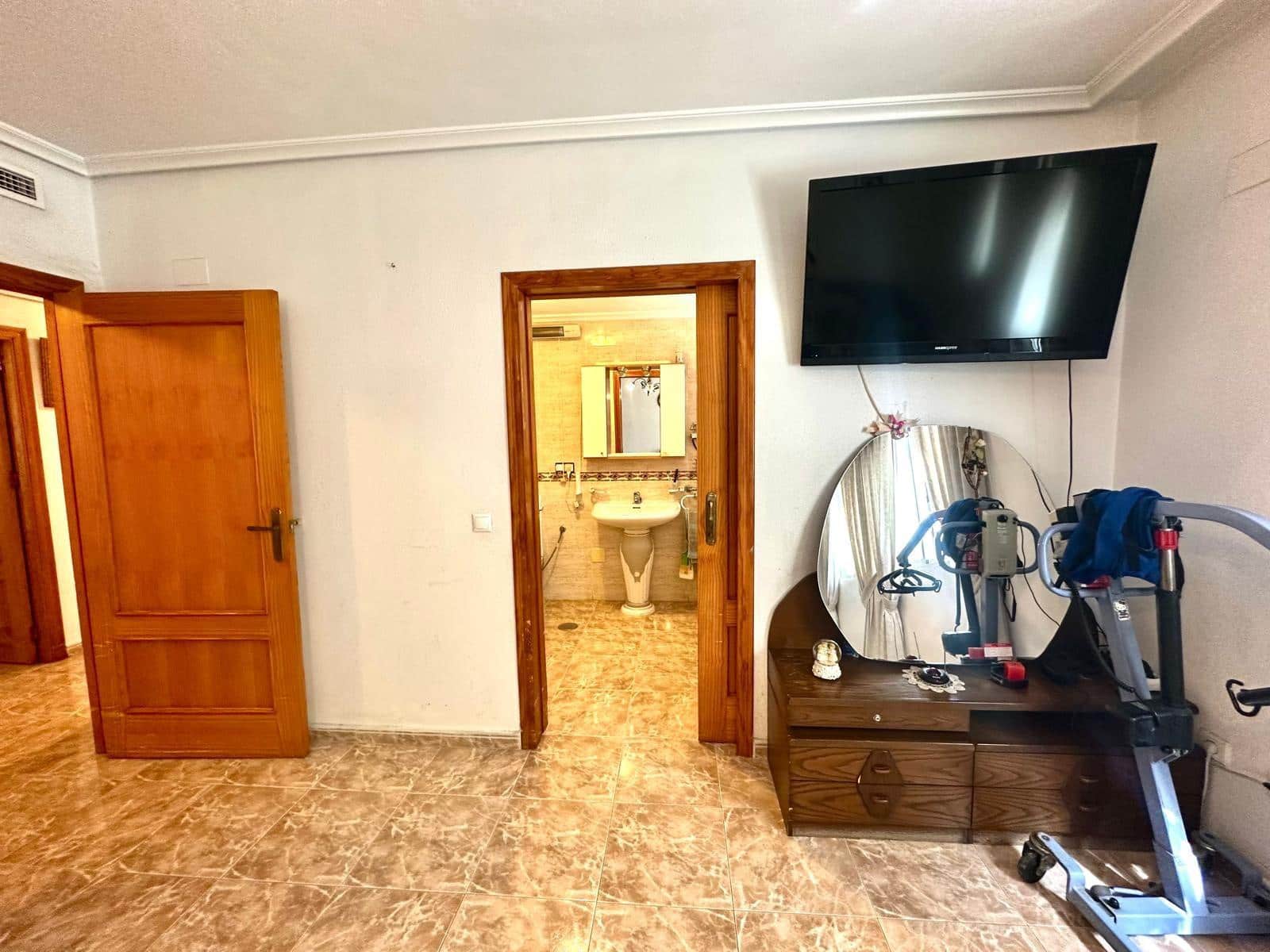 3 soveværelse Lejlighed til salg i Torrevieja med swimmingpool - € 330.000 (Ref: 9060358)