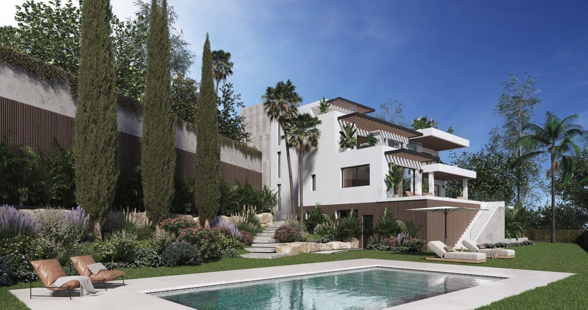 6 bedroom Villa for sale in Benalmadena with pool - € 2,450,000 (Ref: 9062335)