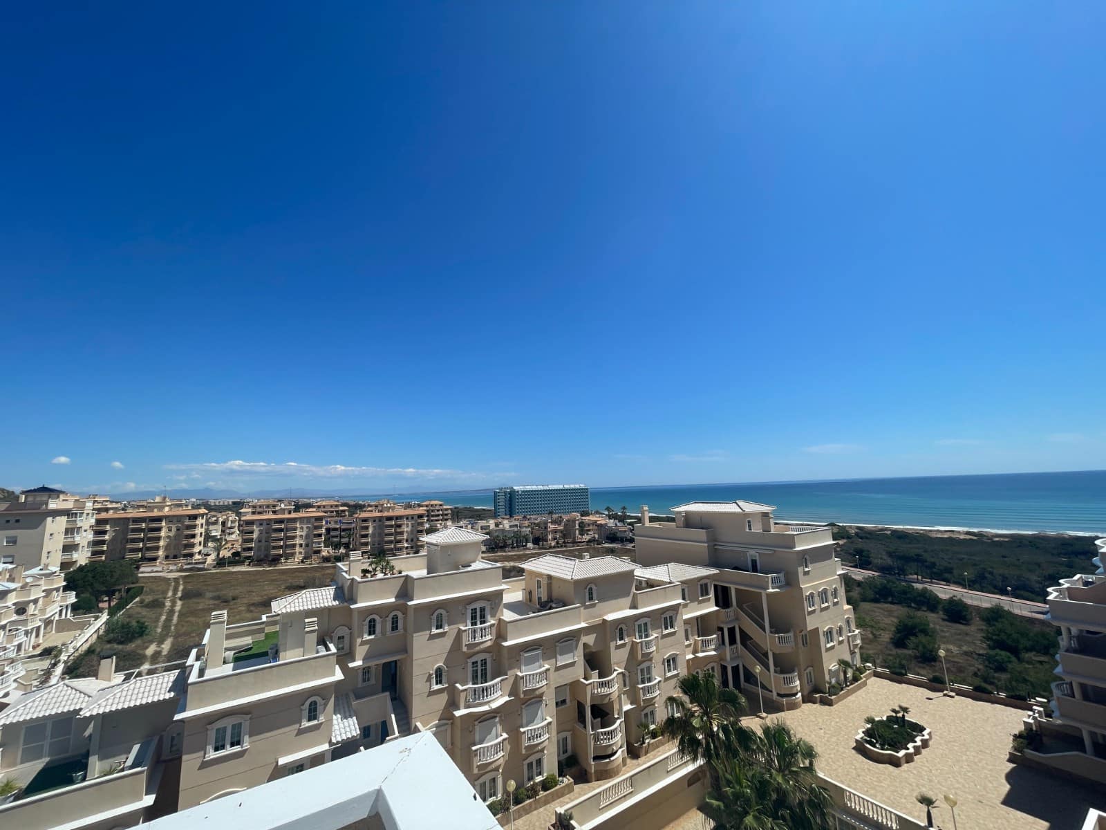 3 bedroom Apartment for sale in Guardamar del Segura - € 389,000 (Ref: 9062342)