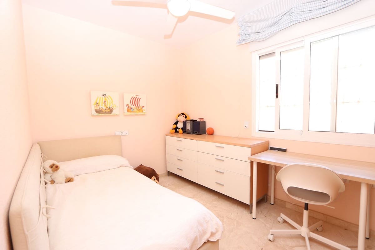 Casa de 3 habitaciones en Los Alcázares en venta con garaje - 310.000 € (Ref: 9062346)