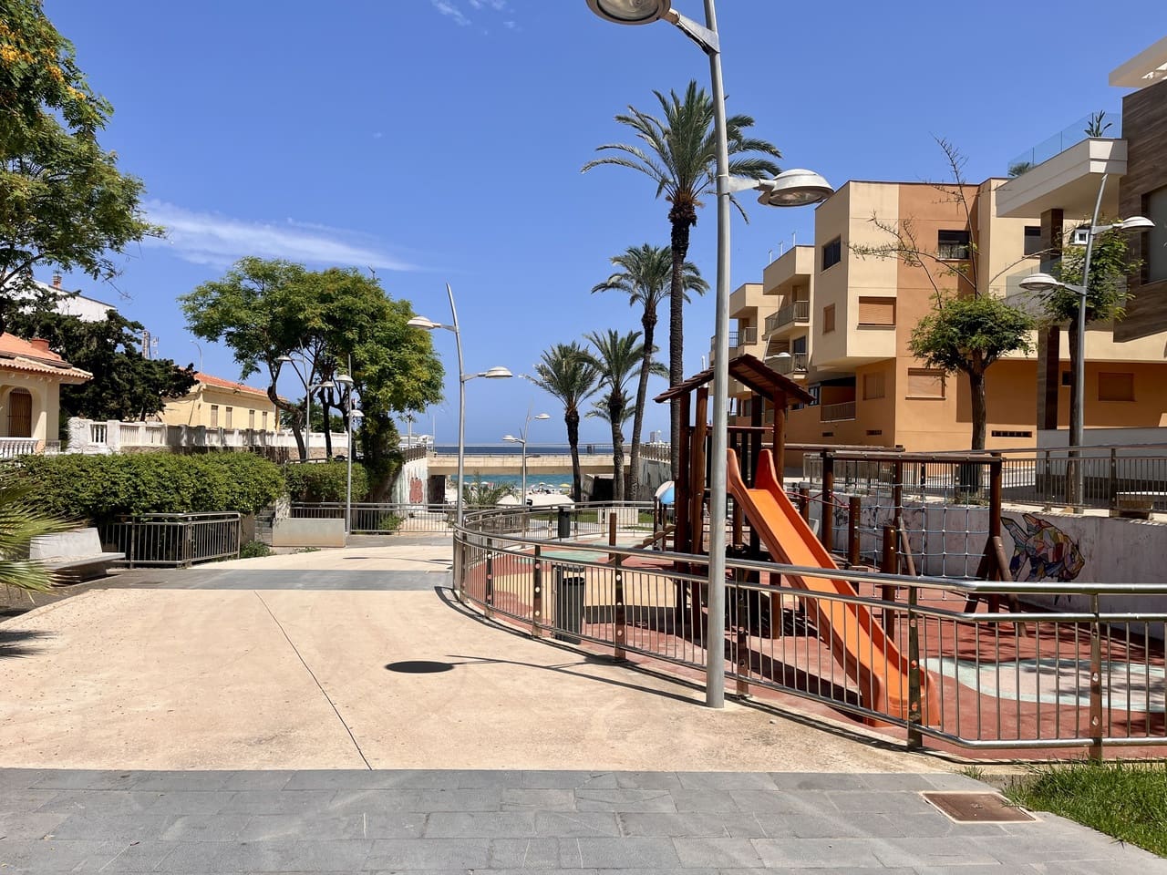 2 bedroom Penthouse for sale in Torre de la Horadada with garage - € 495,000 (Ref: 9065184)