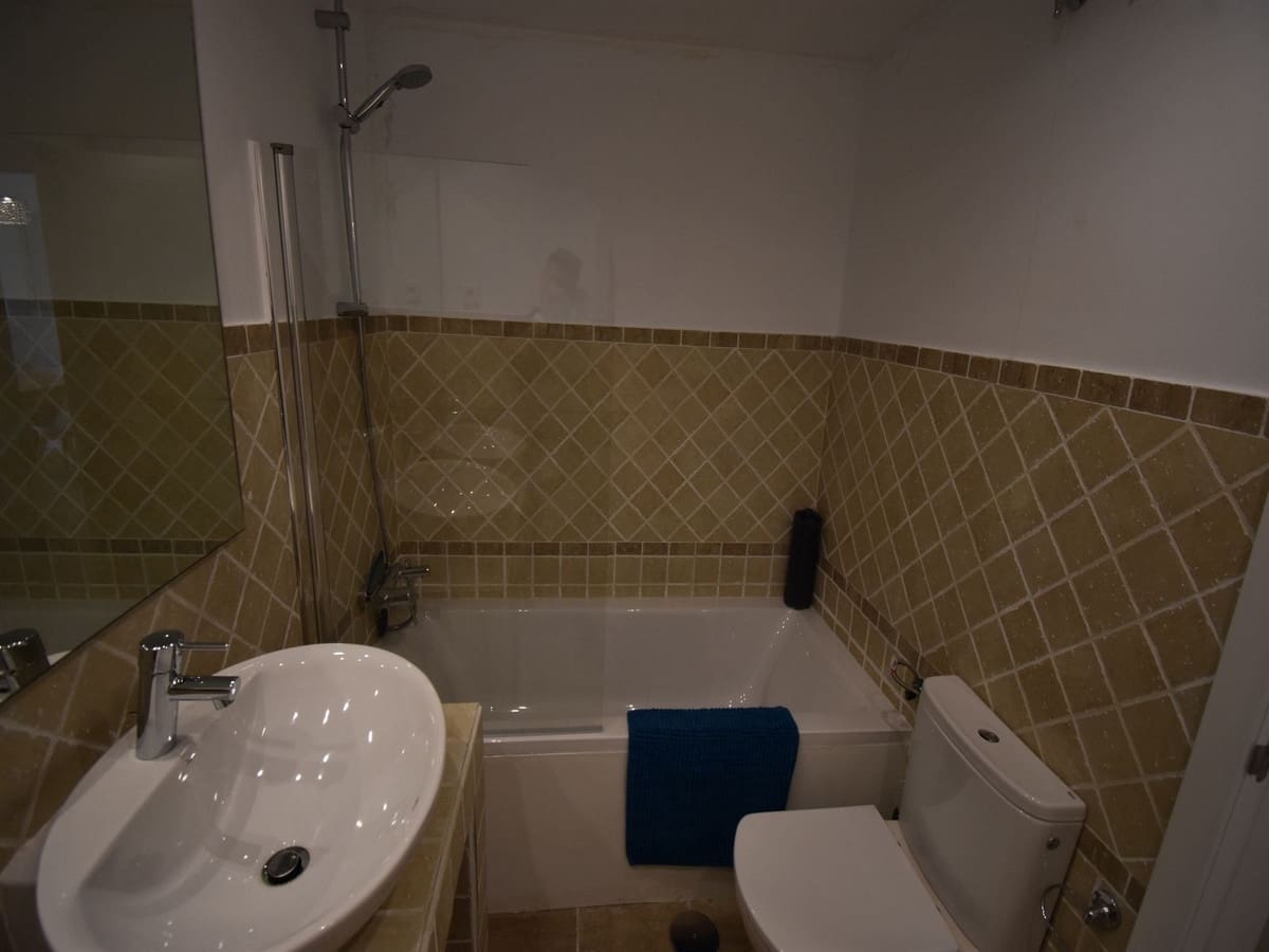 Apartamento de 2 habitaciones en New Golden Mile en venta con piscina garaje - 365.000 € (Ref: 9073353)