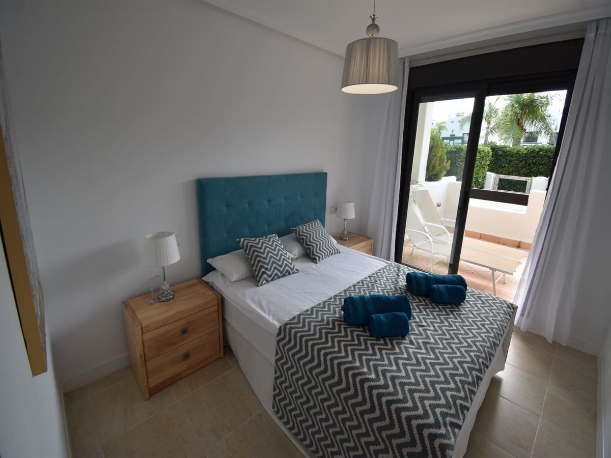 Apartamento de 2 habitaciones en New Golden Mile en venta con piscina garaje - 365.000 € (Ref: 9073353)