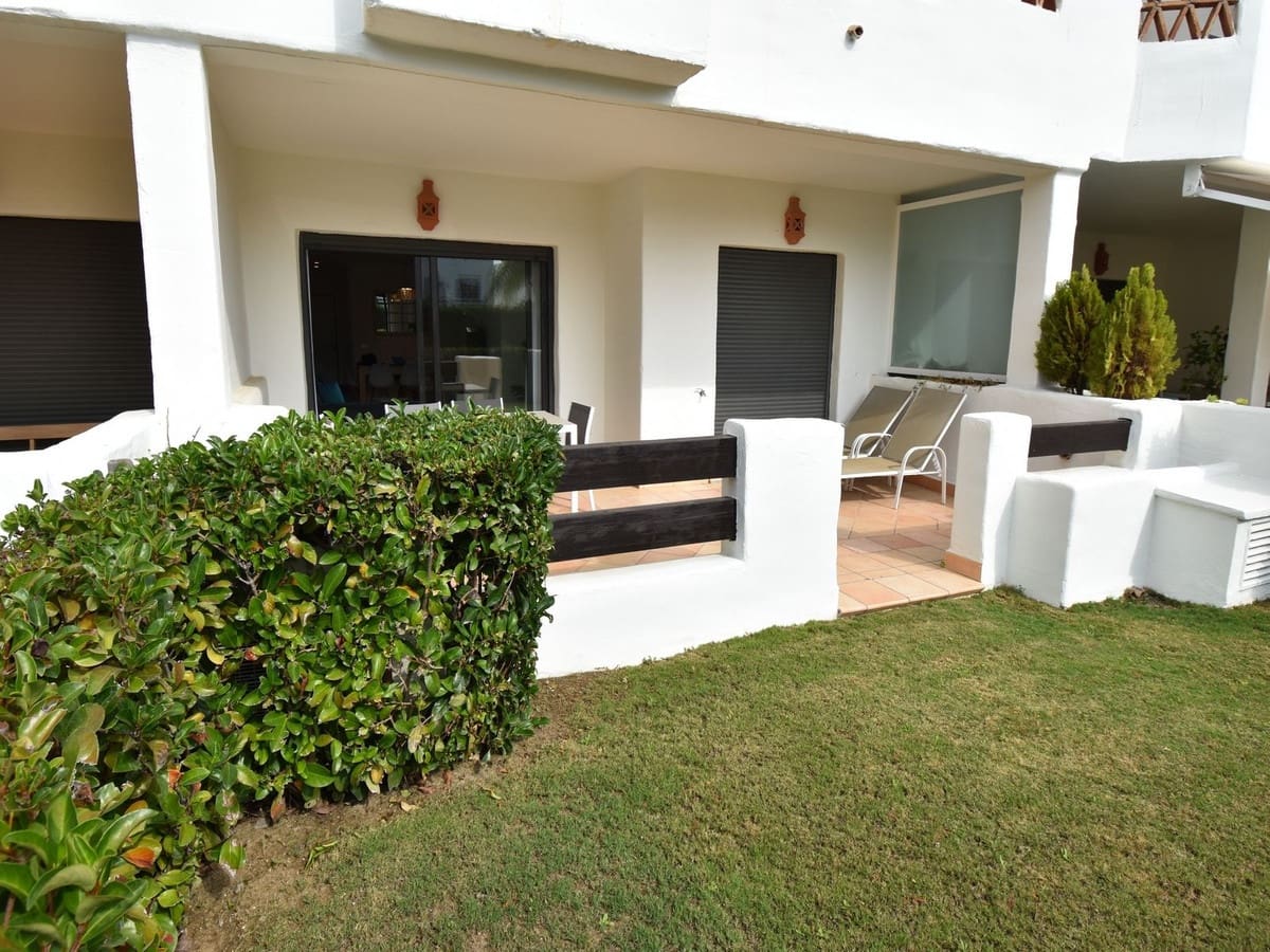 Apartamento de 2 habitaciones en New Golden Mile en venta con piscina garaje - 365.000 € (Ref: 9073353)