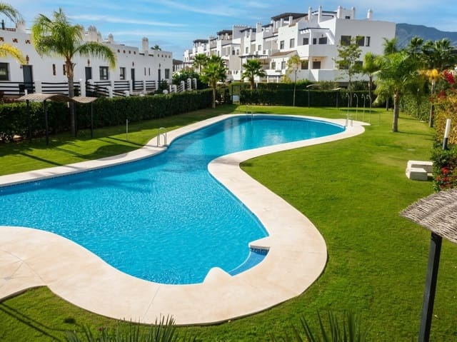 2 makuuhuone Huoneisto myytävänä paikassa La Concha - Resina Golf, Estepona mukana uima-altaan - 365 000 € (Ref: 9073353)