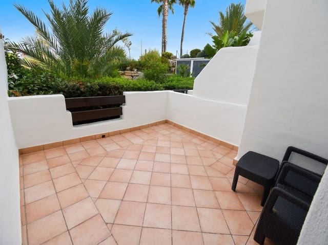 2 bedroom Apartment for sale in Cancelada, Estepona with pool - € 365,000 (Ref: 9073354)