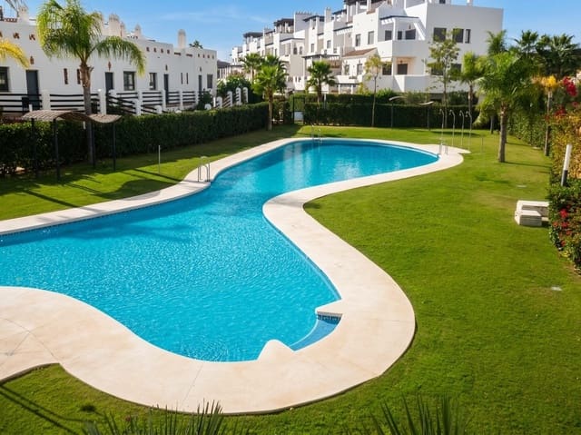 2 bedroom Apartment for sale in Cancelada, Estepona with pool - € 365,000 (Ref: 9073354)