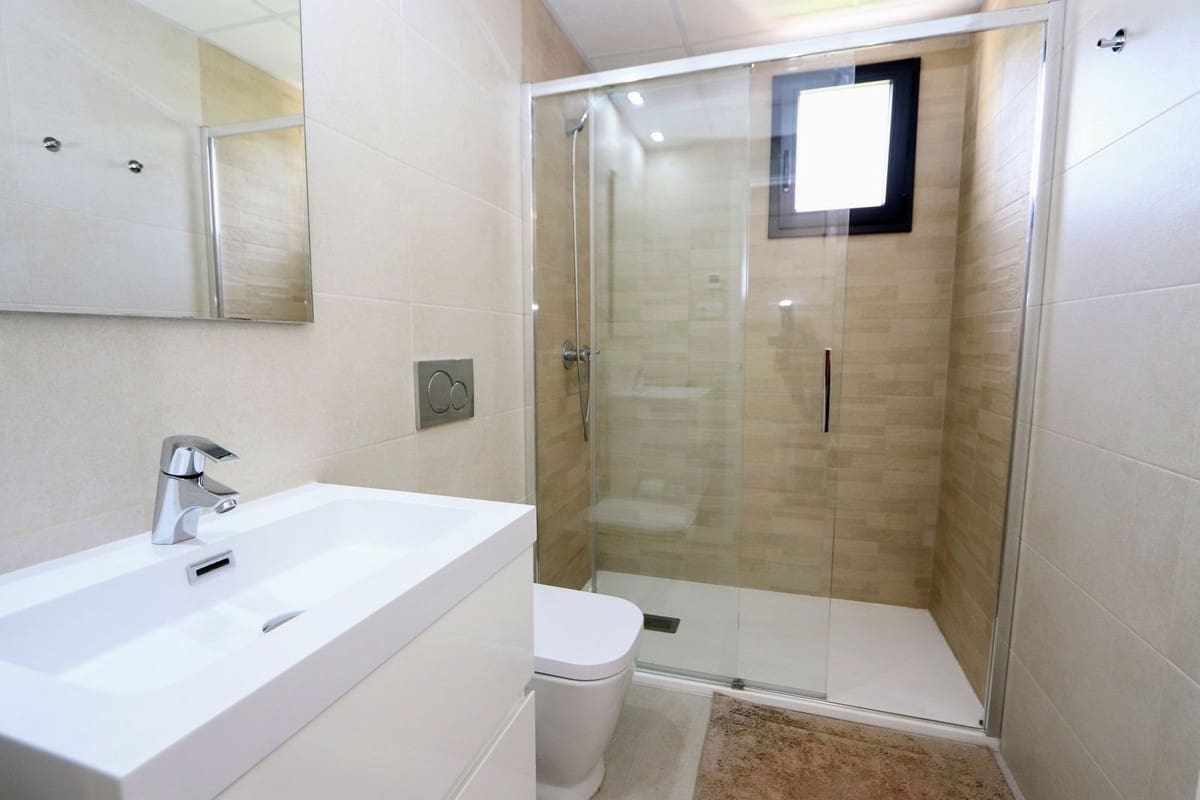 3 bedroom Apartment for sale in Playa Flamenca with pool - € 410,000 (Ref: 9073364)