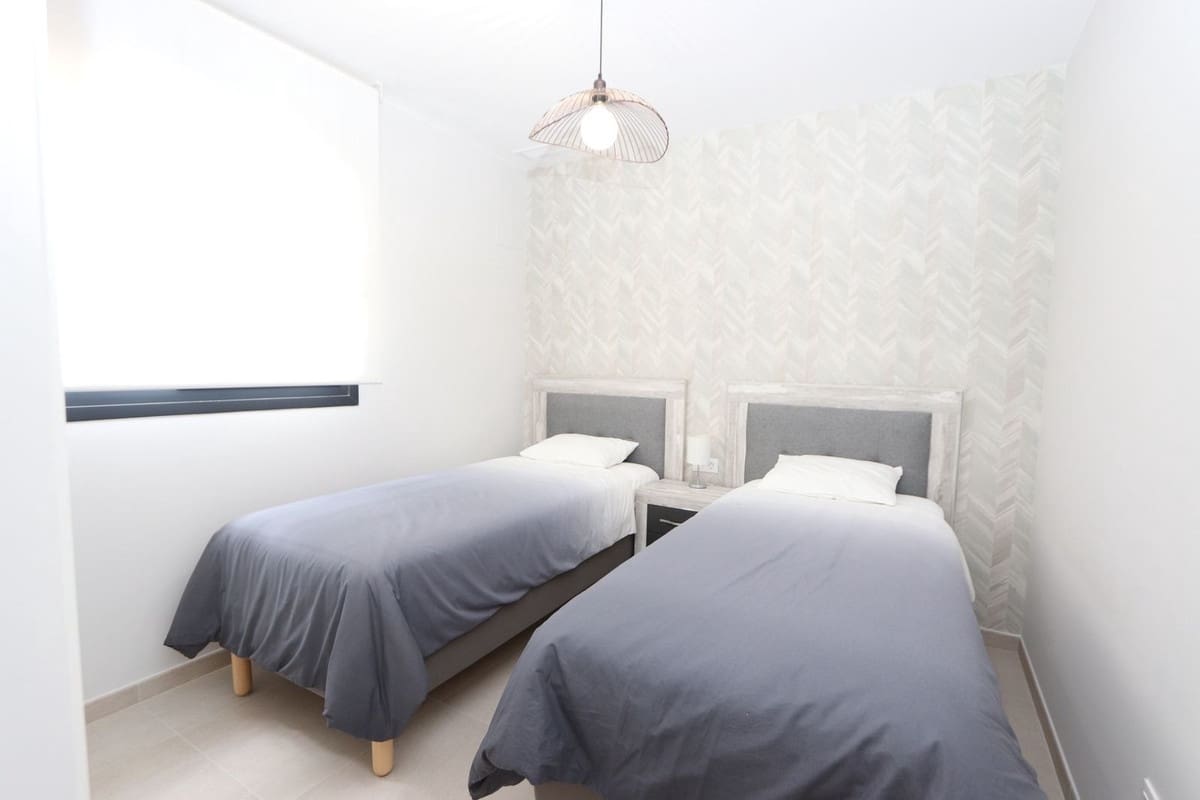 3 bedroom Apartment for sale in Playa Flamenca with pool - € 410,000 (Ref: 9073364)