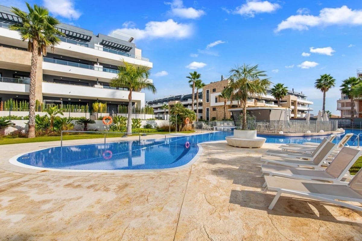 3 bedroom Apartment for sale in Playa Flamenca with pool - € 410,000 (Ref: 9073364)