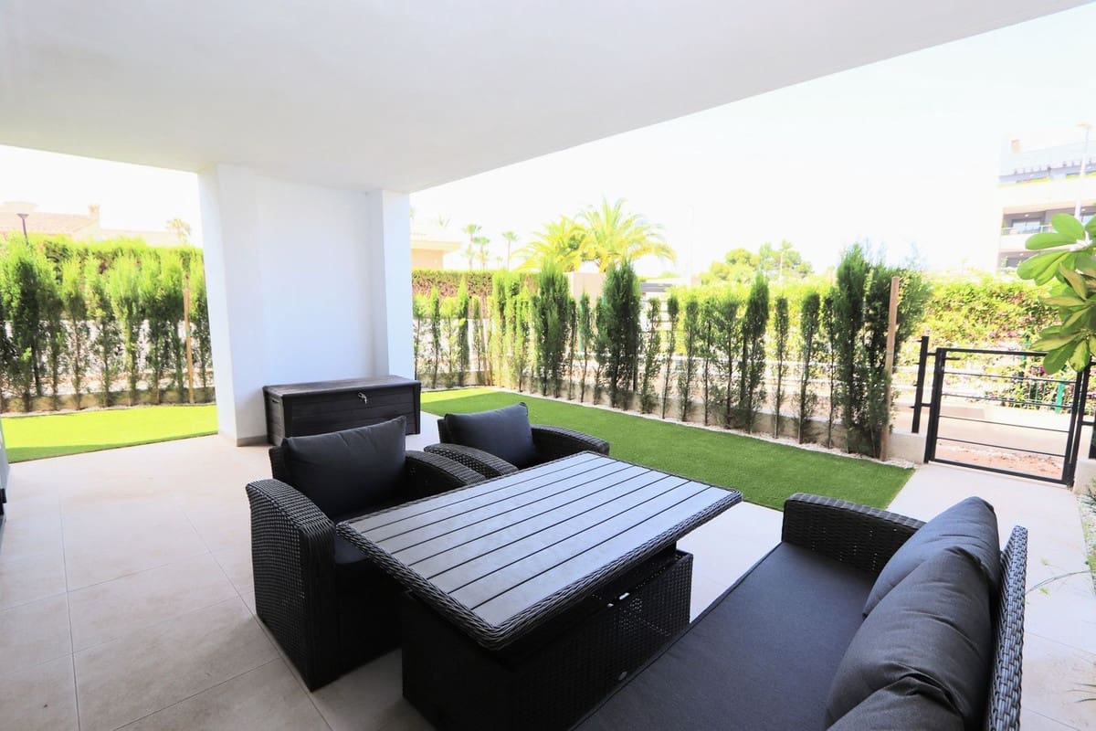 3 bedroom Apartment for sale in Playa Flamenca with pool - € 410,000 (Ref: 9073364)