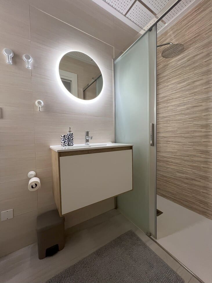 2 bedroom Apartment for sale in Torrevieja with pool - € 259,000 (Ref: 9073371)