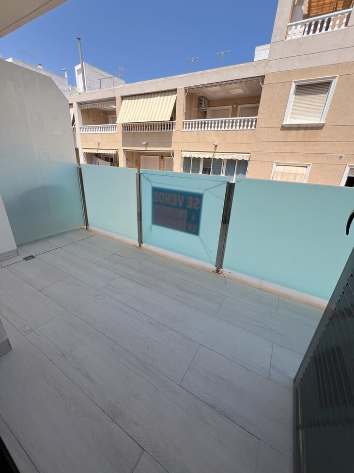 2 bedroom Apartment for sale in Torrevieja with pool - € 259,000 (Ref: 9073371)