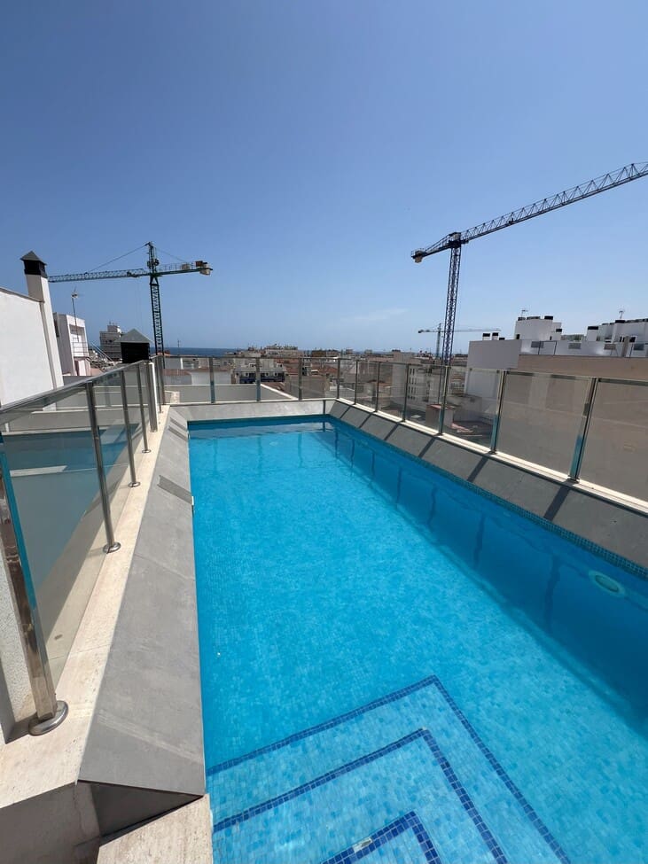 2 bedroom Apartment for sale in Torrevieja with pool - € 259,000 (Ref: 9073371)