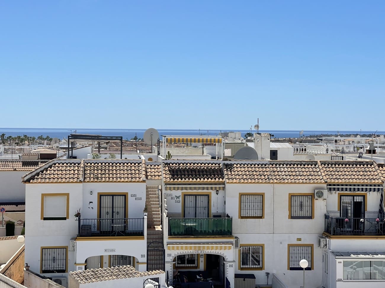 3 soveværelse Semi-Rækkehus til salg i Orihuela Costa - € 229.995 (Ref: 9073378)