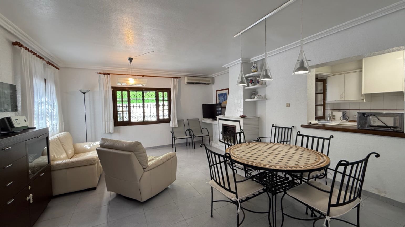 4 Zimmer Villa zu verkaufen in Orihuela mit Garage - 585.000 € (Ref: 9073379)