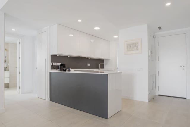 Ático de 2 habitaciones en El Velerín, Estepona en venta - 495.000 € (Ref: 9073417)